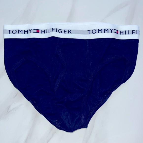 Tommy Hilfiger Men's Black Briefs - Picture 1 of 6